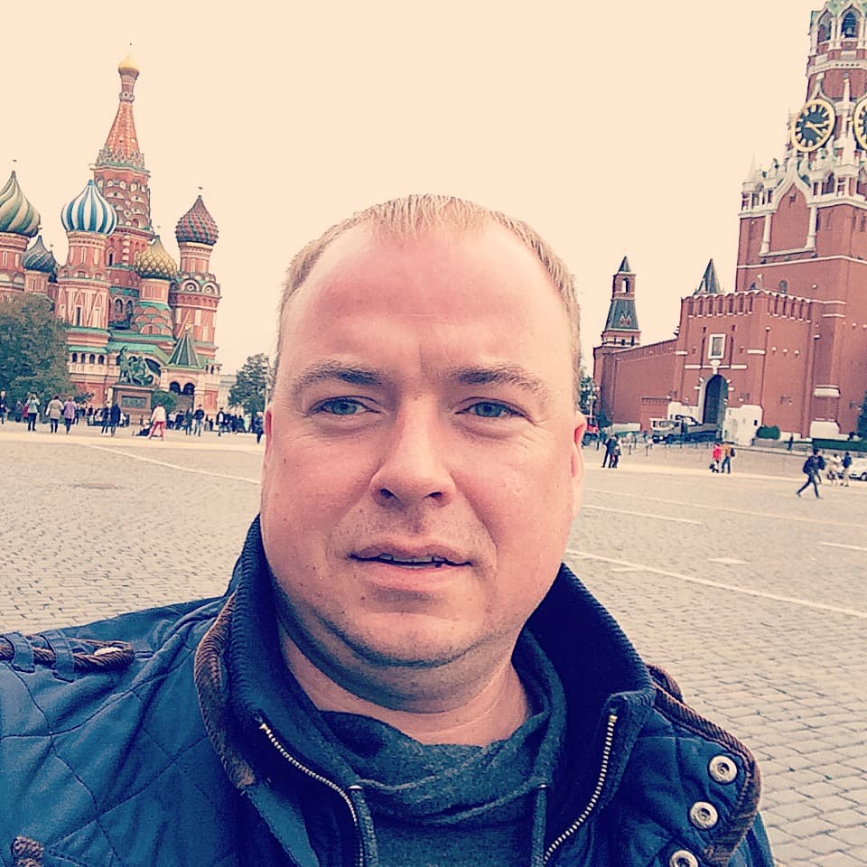Антон Холод